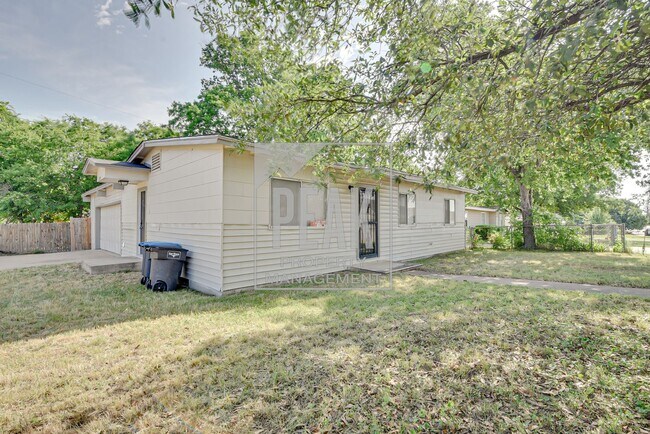 Building Photo - Beautiful Home for Rent In Great Location!