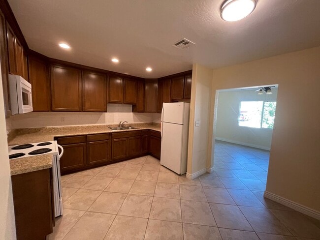Building Photo - Affordable 2 Bedroom home near Downtown Yuma!