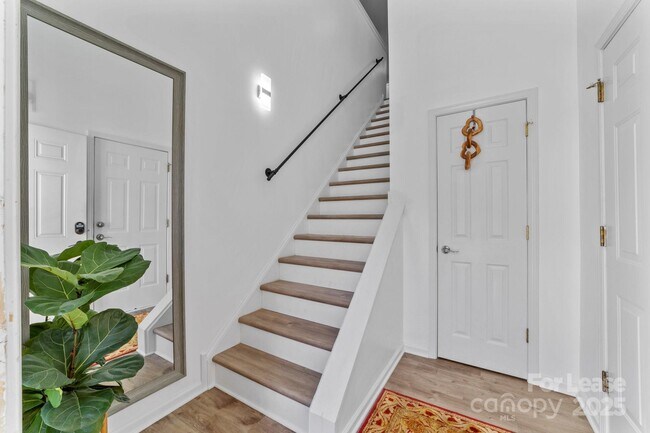 Foto del edificio - 18823 Cloverstone Cir