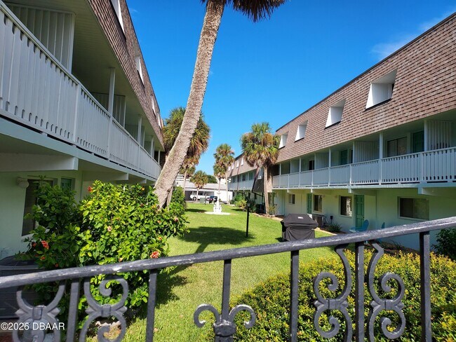 Foto del edificio - 55 Vining Ct