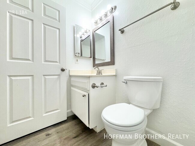 Foto del edificio - 4069 Oakwood Ave