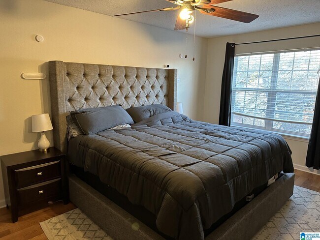 Foto del edificio - 1107 Chapel Creek Dr