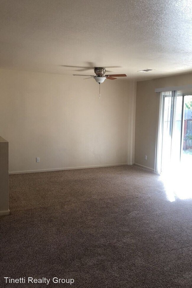 Building Photo - 3 br, 2 bath House - 2033 Gleneagle St.