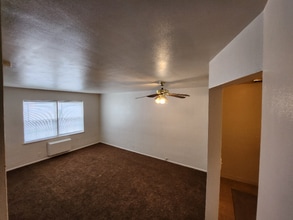 Building Photo - 719 Villa St