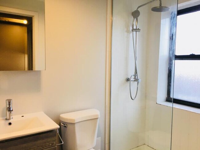 Foto del edificio - 1 bedroom in Chicago IL 60660