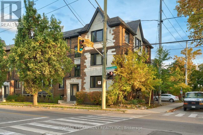 Building Photo - 312-312 Aberdeen Ave