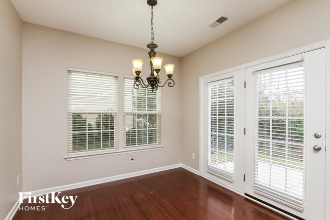 Foto del edificio - 9661 Capella Ave NW