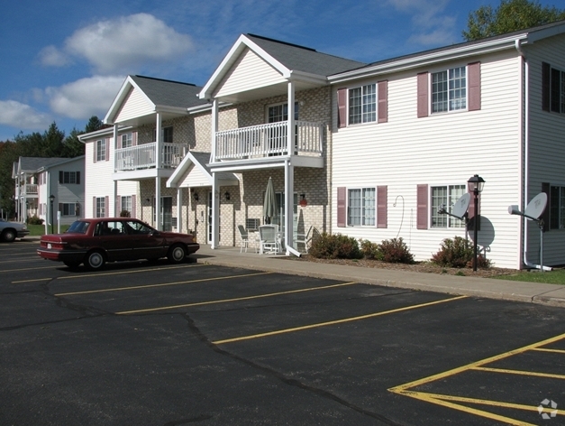 Building Photo - WOODSIDE VILLAGE APARTMENTS