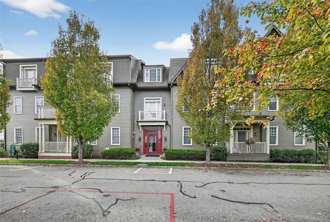 Building Photo - 15 Cropsey St