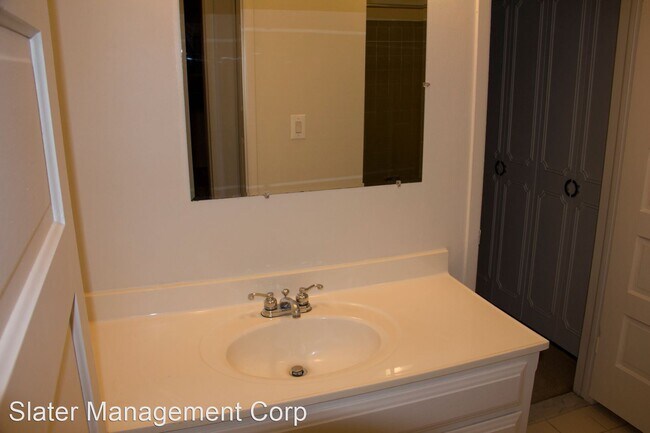 Building Photo - 3 br, 1.5 bath House - 1549 Brentwood