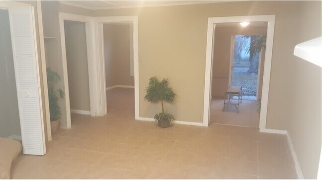 Foto del edificio - 1935 W Walnut St