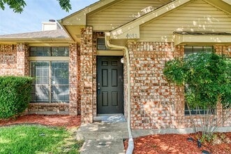 Building Photo - 4013 David Cir