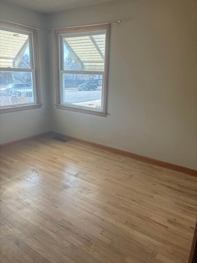 Foto del edificio - 1620 E 18th St