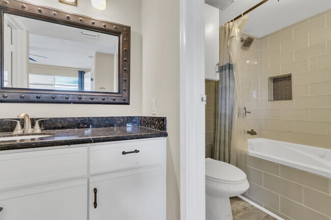 Foto del edificio - 18617 Egret Bay Blvd