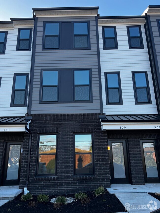 Building Photo - 309 Lyla Ln