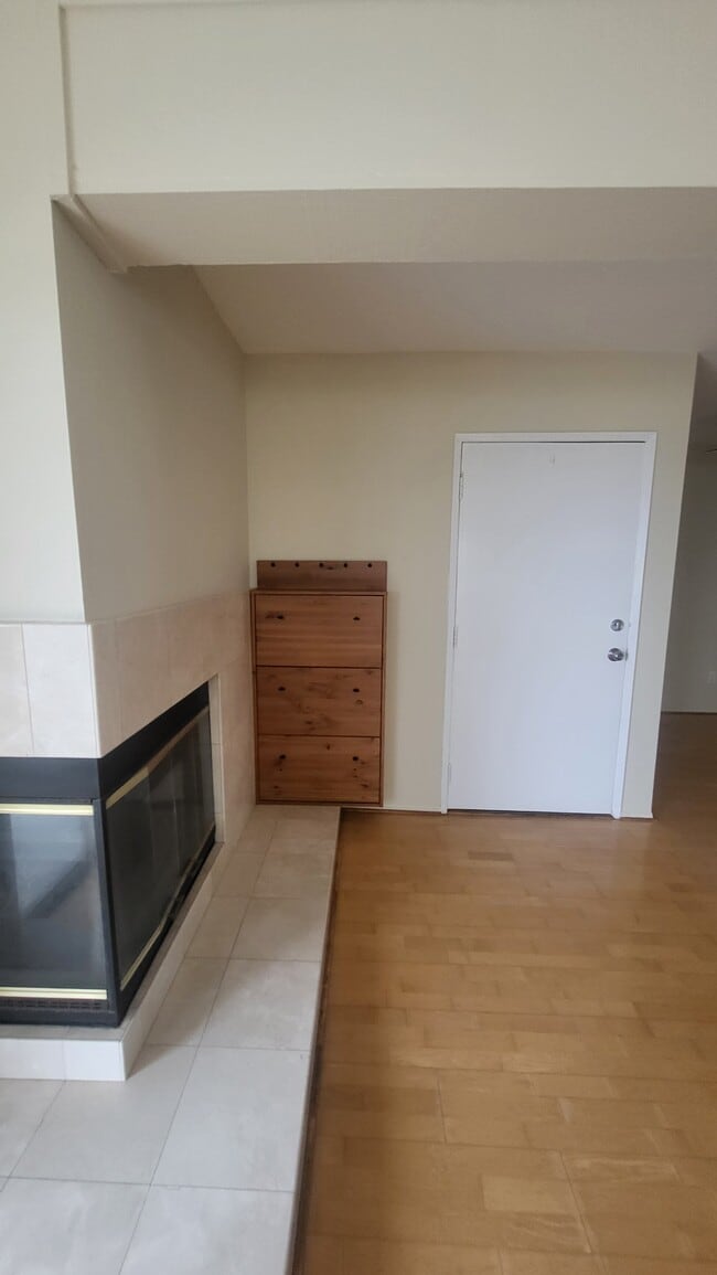 Building Photo - 120 12th St