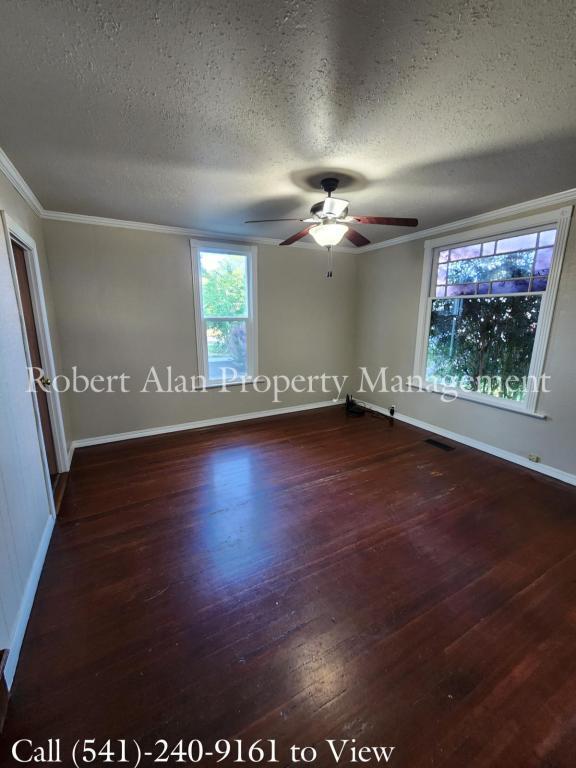 Foto del edificio - 223 NW 7th St
