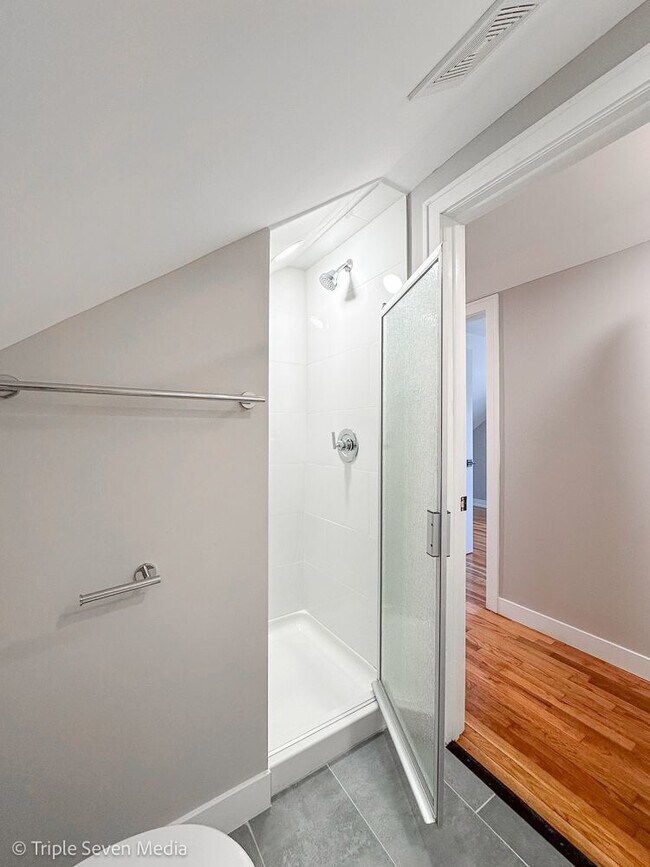 Building Photo - 1411 Leaman Pl