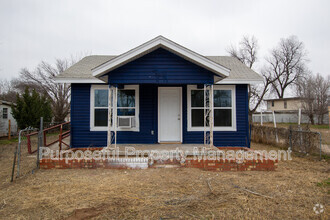 Building Photo - 2409 W Main St