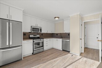 Building Photo - 444 Richmond Dr