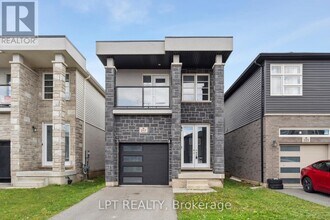 Building Photo - 217 Louise St.