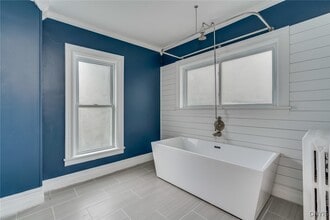 Building Photo - 121 Haley St