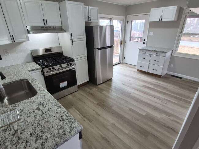 Foto del edificio - 2345 Teakwood Manor Dr