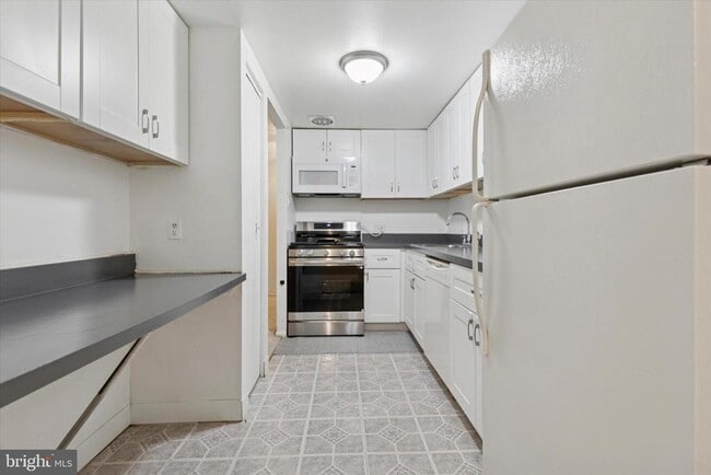 Building Photo - 118 Drummers Ln