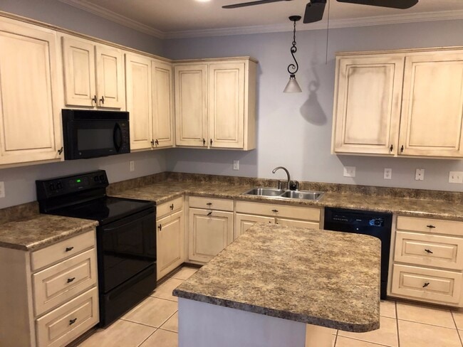 Building Photo - 127 Chesapeake Ct