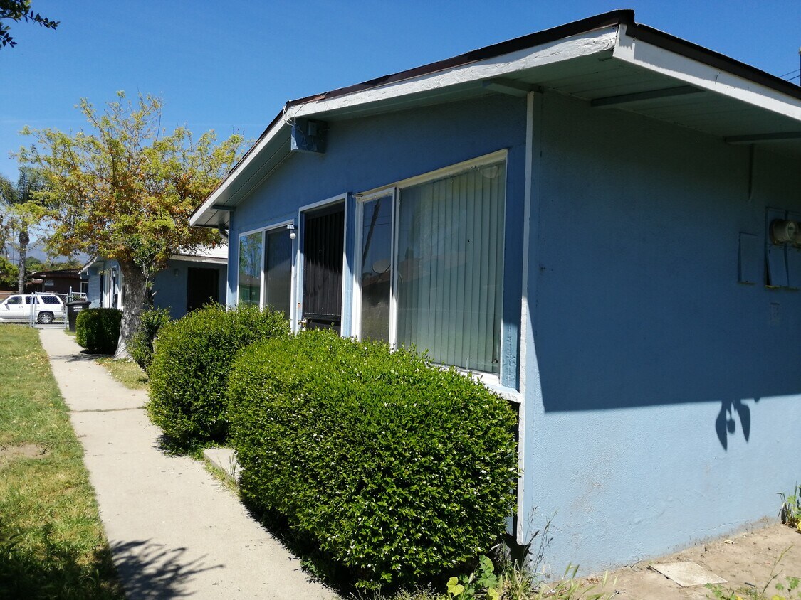 Primary Photo - 1182 E Pasadena St