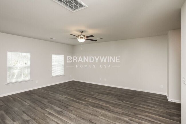 Foto del edificio - LOWER RENTAL RATE! Market rent $2,153. Loc...