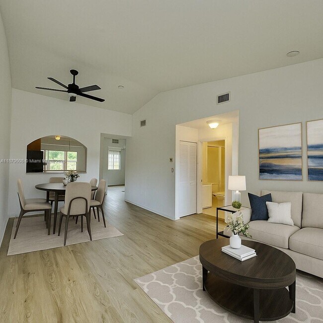 Building Photo - 975 NE 33rd Terrace