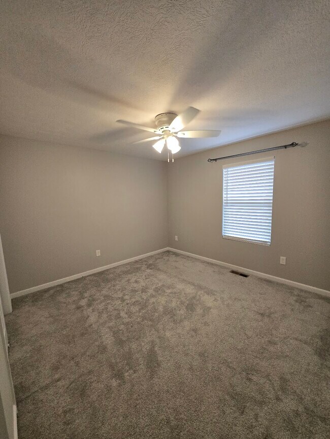 Foto del edificio - 6885 Charlestown Ln