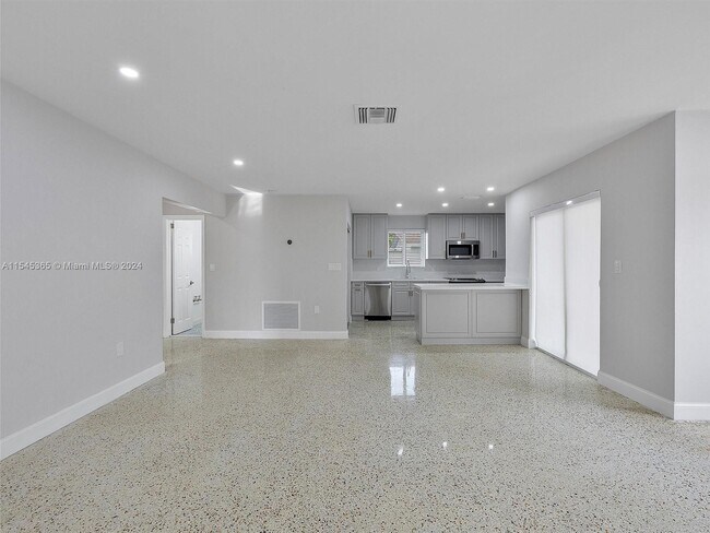 Foto del edificio - 3822 SW 92nd Ave