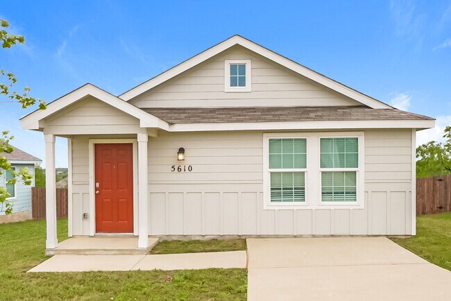 Building Photo - 5610 Elm Valley Dr