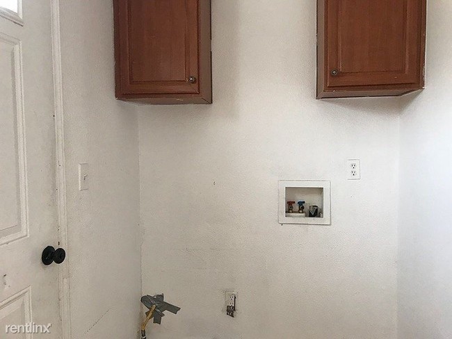 Foto del edificio - 3 br, 1.5 bath House - 26498 Olson Avenue