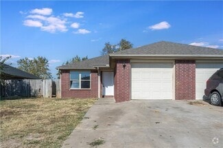 Building Photo - 404 E Marietta Ct