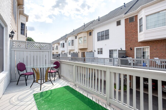 Building Photo - 8861 Ashgrove House Ln