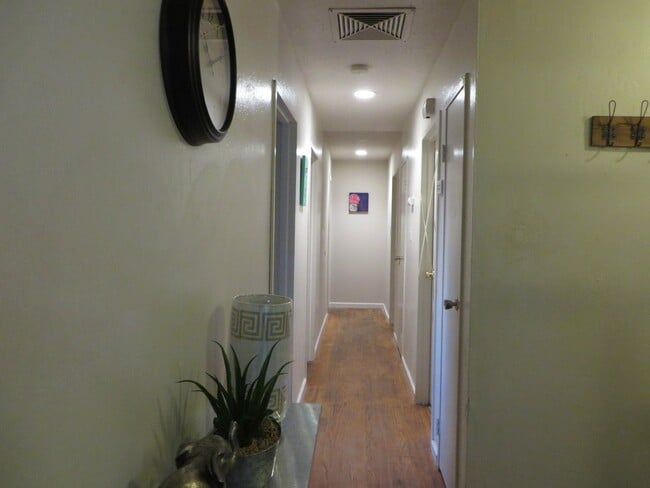 Foto del edificio - ~ Super Cute A Section House in Rohnert Pa...