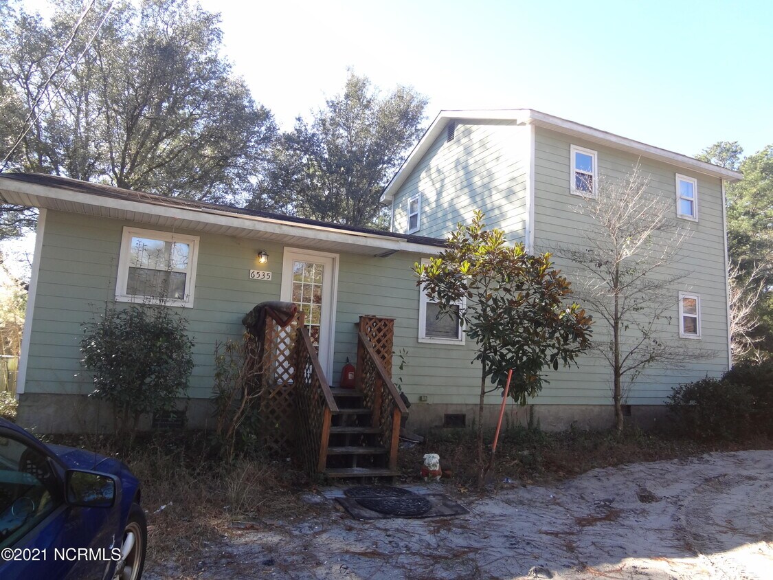 Foto principal - 6535 Carolina Beach Rd
