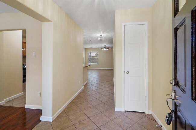 Foto del edificio - 7426 Roseshire Ln