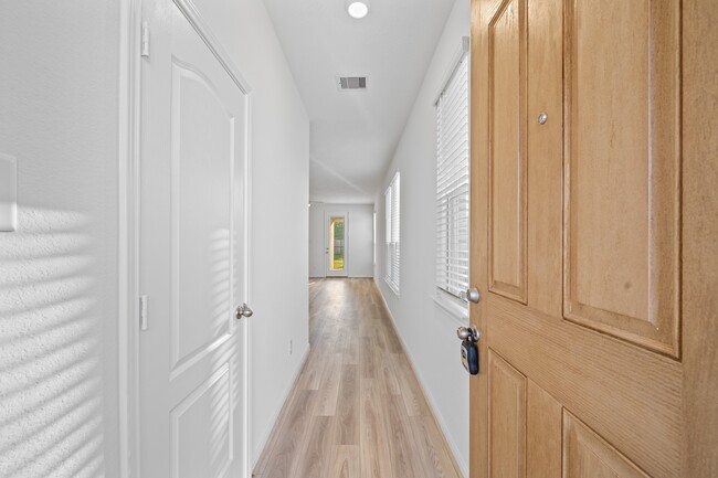 Building Photo - 15719 Autumn Chicory Dr