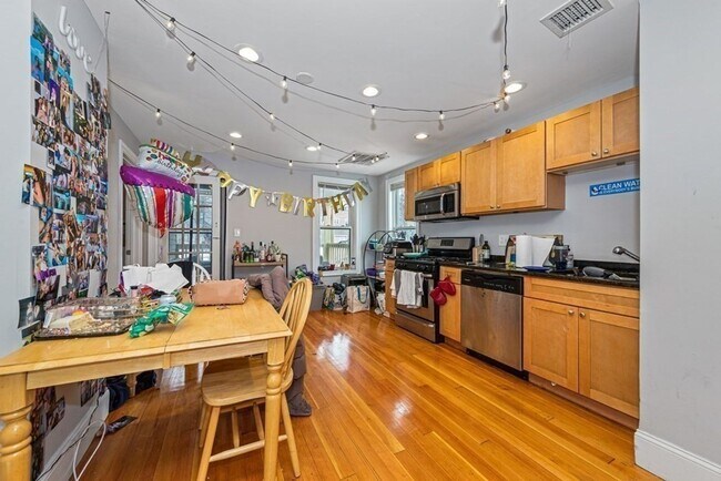 Foto del edificio - Great Mission Hill 4 bed