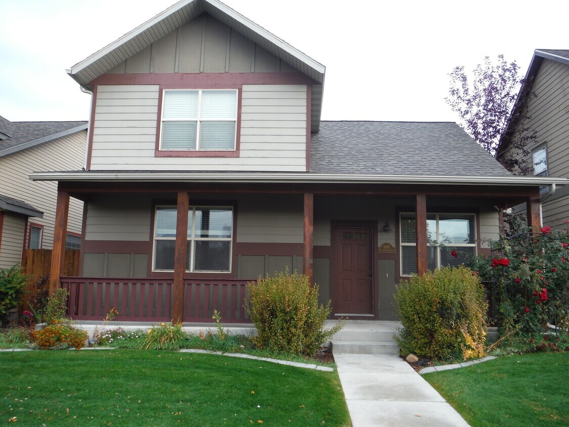 Primary Photo - Beautiful 3 Bedroom, 2 Bathroom Home
