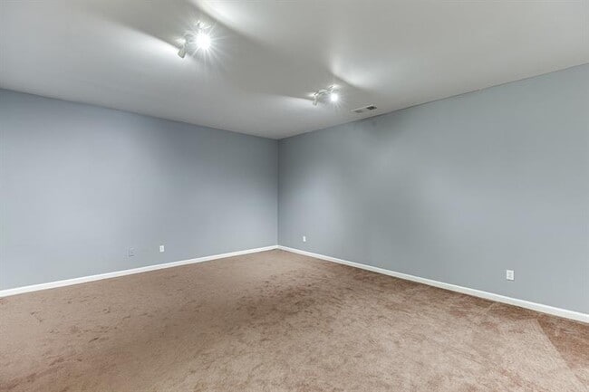 Foto del edificio - 805 Tulip Poplar Way