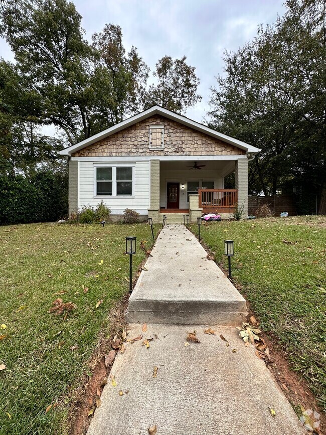 Historic Conley Hills Apartments for Rent with Parking East Point, GA