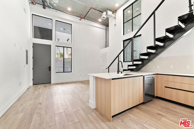 Foto del edificio - 11013 Hartsook St