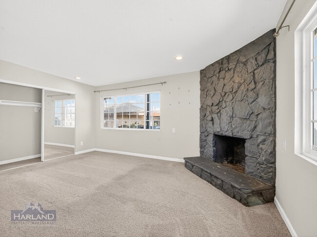 Building Photo - 5580 Dream St