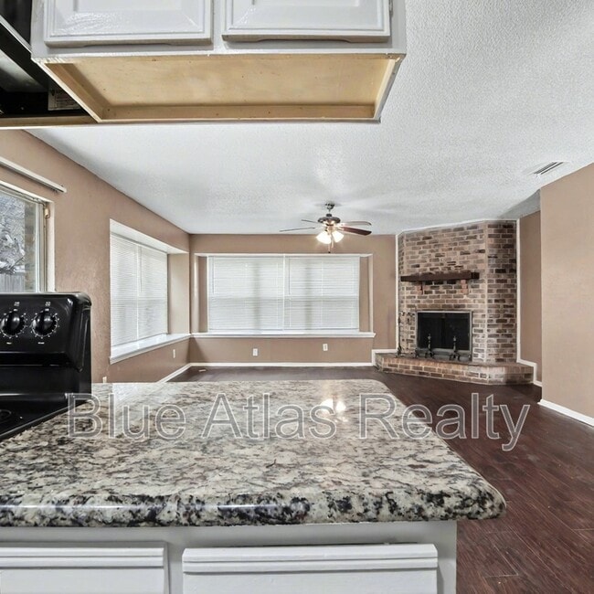 Foto del edificio - 805 Cherry Hills Dr