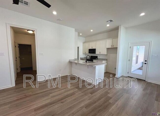 Foto del edificio - 28335 Merrimack Dr